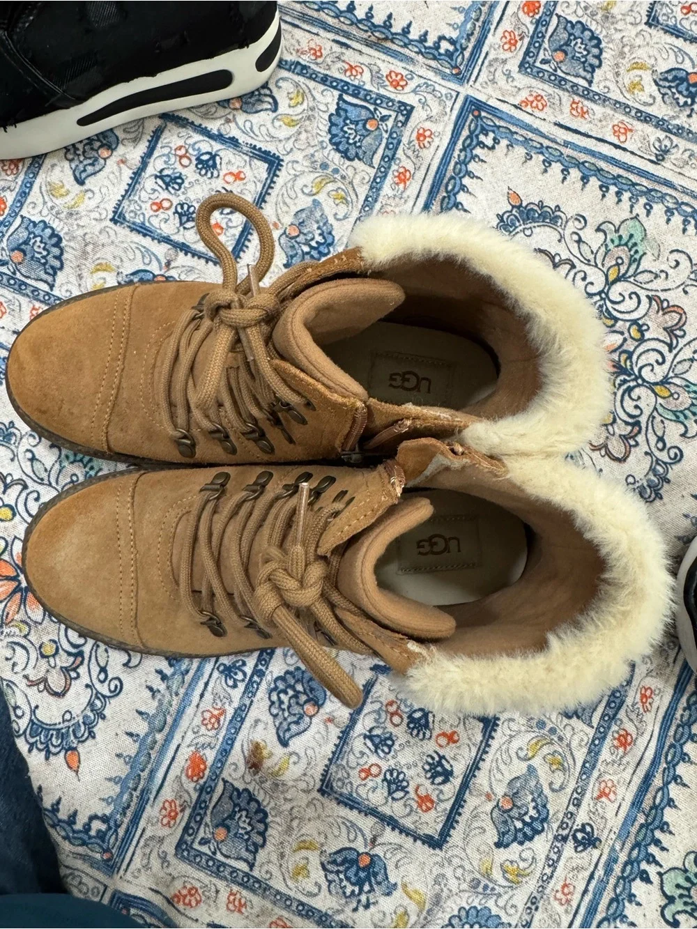 UGG Kids Chestnut Faux-Fur Lined Lace-Up Ankle Boots